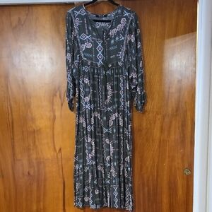 Elegant Gray and Pink Patterned Dress